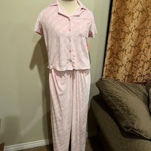 New with Tag Women’s Two Piece Juicy Couture 🩷 Pink PJ Set Top & Pant Set